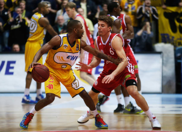 也在闲谈中 也在闲谈中