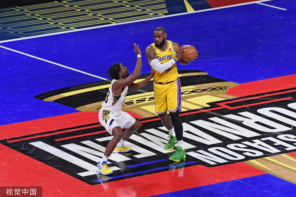 表现突出 表现突出