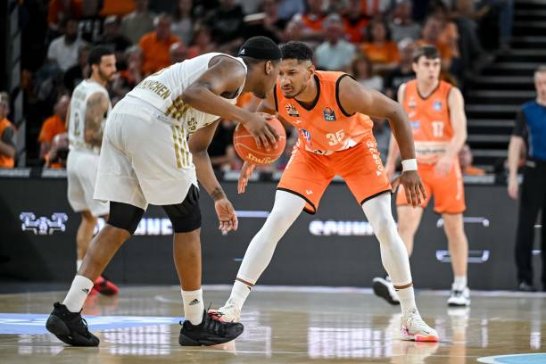 拉和巴斯托 拉和巴斯托