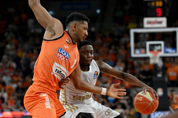 场上继续创 场上继续创